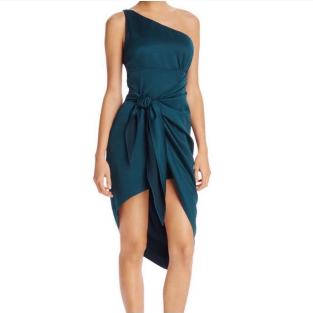 One shoulder style stalker dress